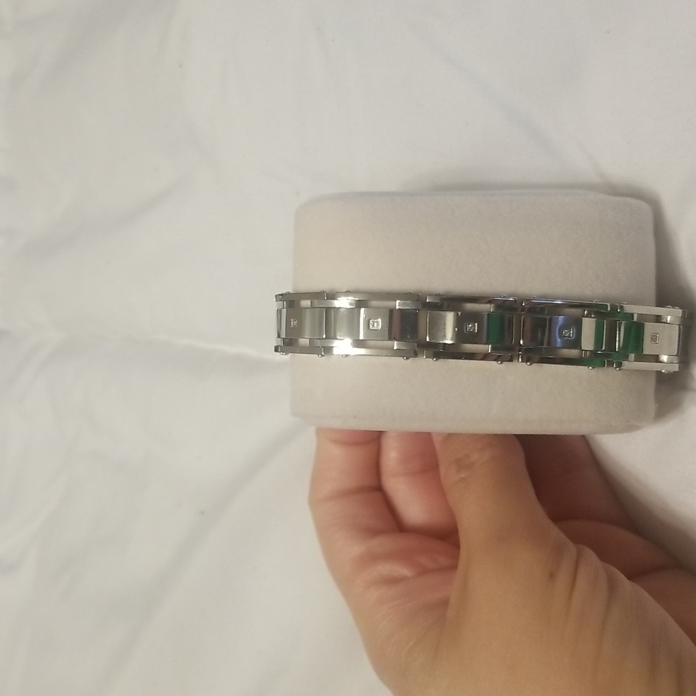 Mens stainless steel bracelet with diamonds